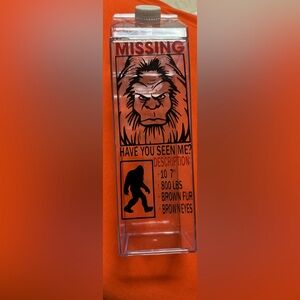 Bigfoot 32 oz Acrylic Milk Box NIB Perfect for waterbottle